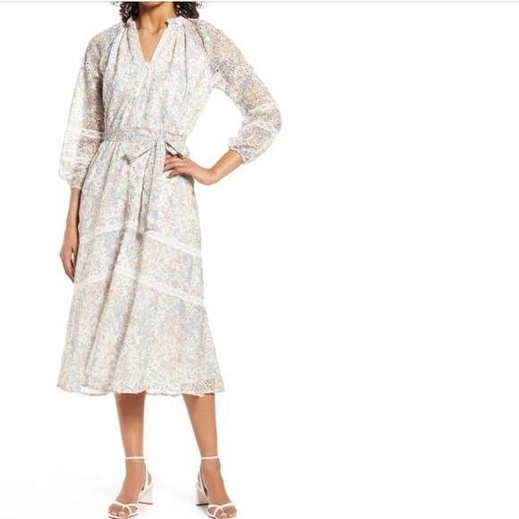 Adelyn Rae Dresses & Skirts - 𝅺adelyn Rae
Lace Tie Waist Long Sleeve
Midi Dress